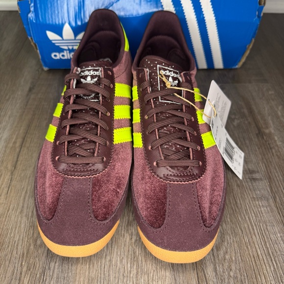 adidas Women's Sneakers in Brown and Neon Yellow - Picture 6 of 11